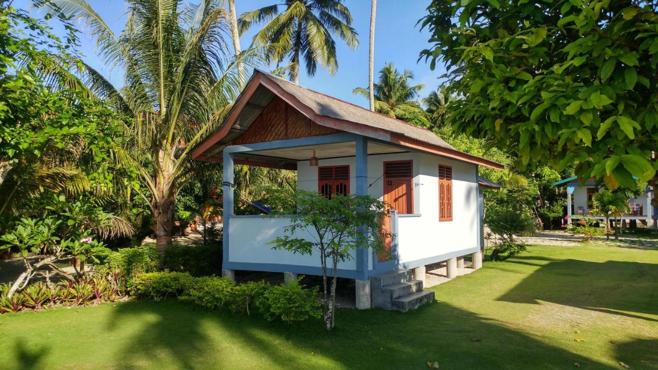 New Raya - Nias Beach Bungalows Lagudri エクステリア 写真
